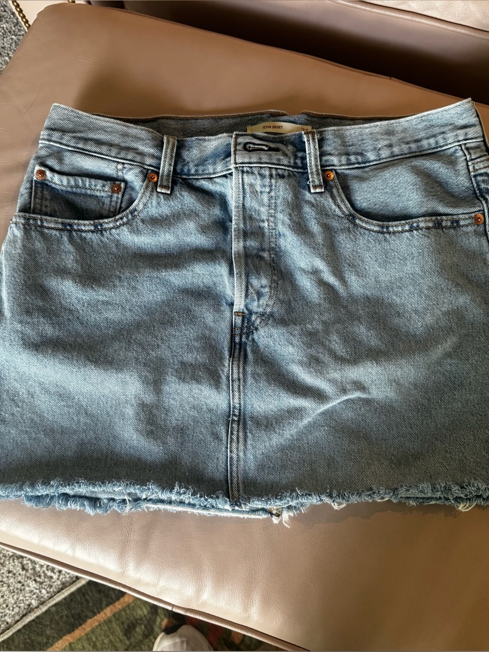 Levi’s icon denim skirt, size 30